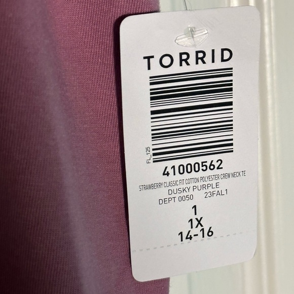 NWT classic fit strawberry Torrid tee - Picture 3 of 5